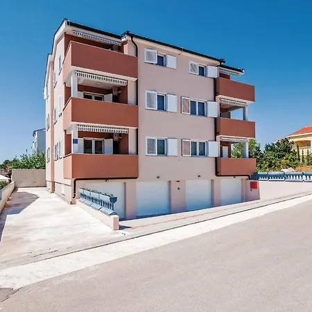 Two-bedroom In 아파트