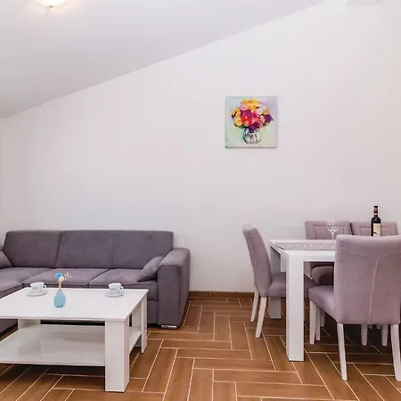 아파트 Two-bedroom In 파코스탄